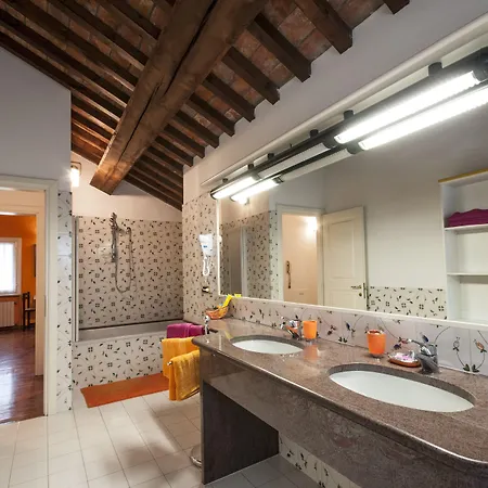 R&b Un A Colori Panzió 4*