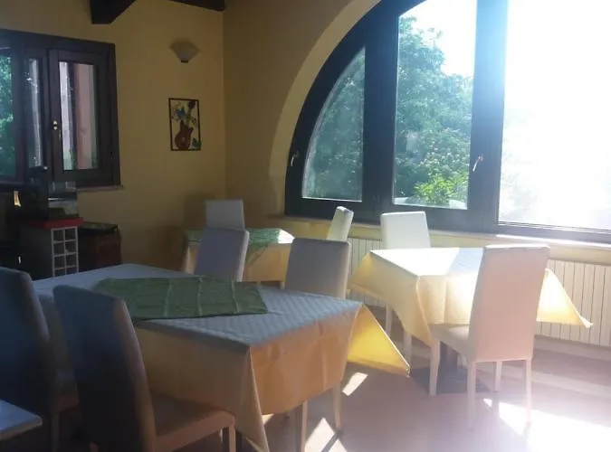 R&b Un A Colori 4* פררה